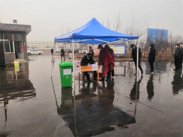 開工后防疫工作做得很到位，市相關(guān)部門領(lǐng)導(dǎo)檢查防疫工作